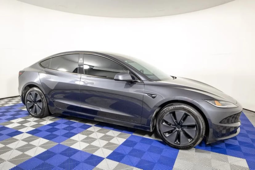 2025 Tesla Model 3 - Image 3