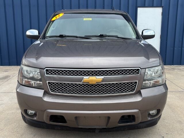 2014 Chevrolet Suburban 1500 - Image 3