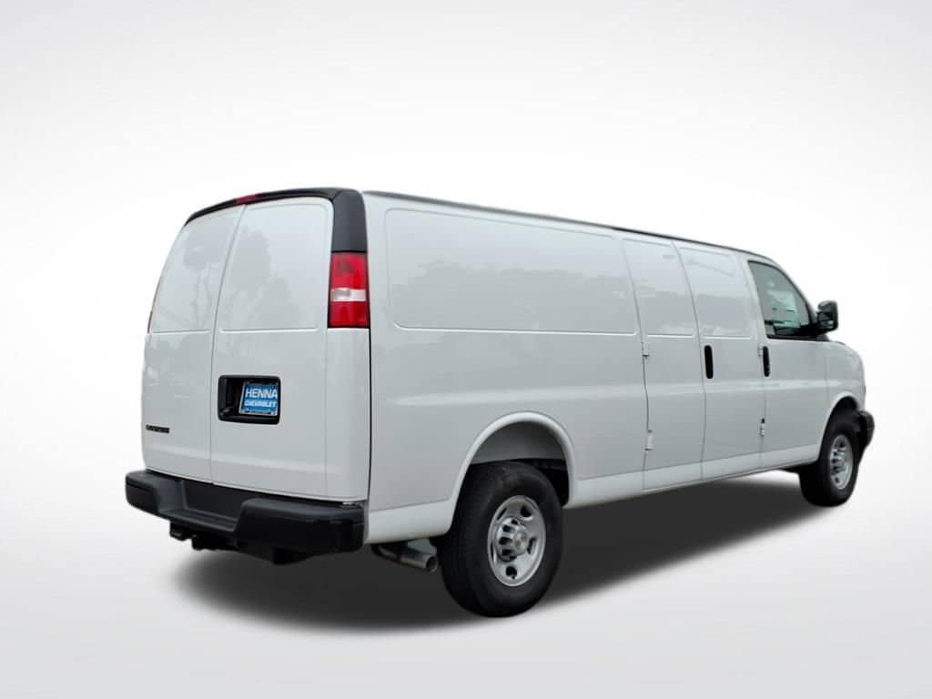 2026 Chevrolet Express Cargo - Image 2