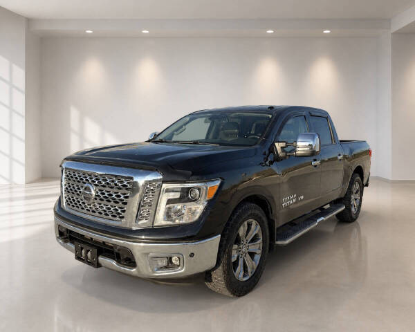 2019 Nissan Titan - Image 1