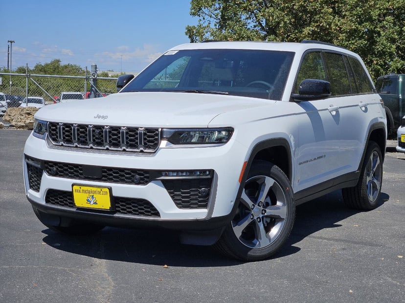 2026 Jeep Grand Cherokee - Image 1