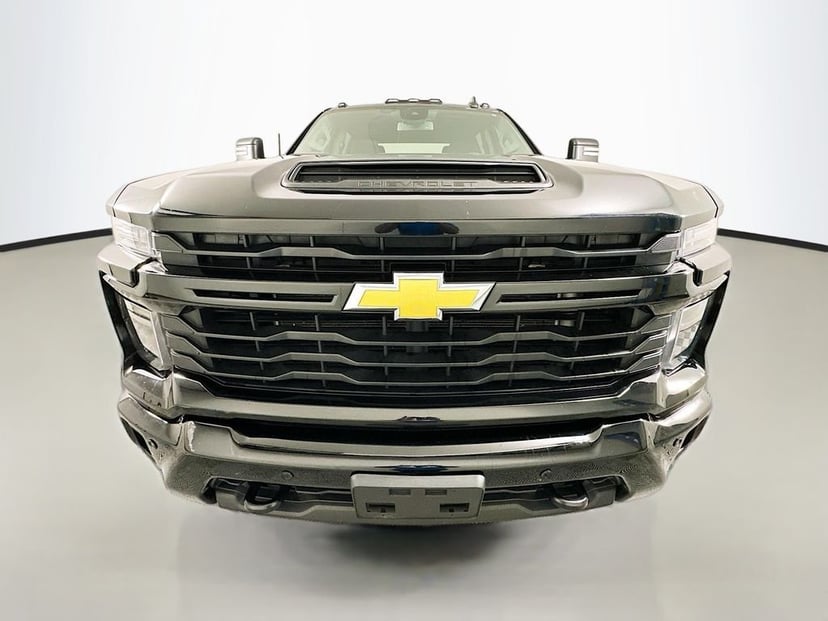 2025 Chevrolet Silverado HD - Image 2
