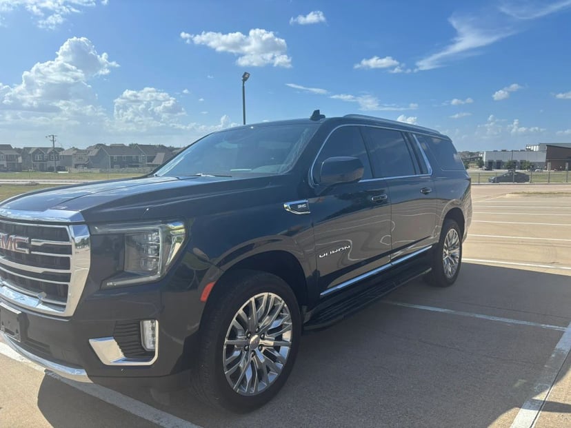 2023 GMC Yukon XL - Image 1