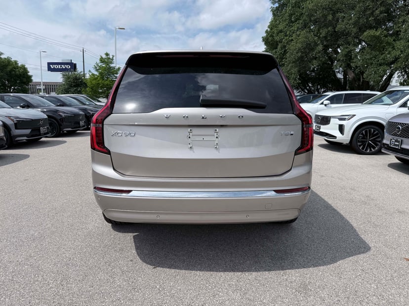 2026 Volvo XC90 - Image 2