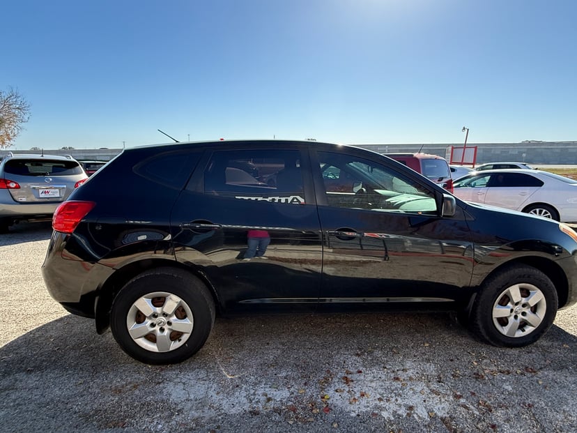 2009 Nissan Rogue - Image 2