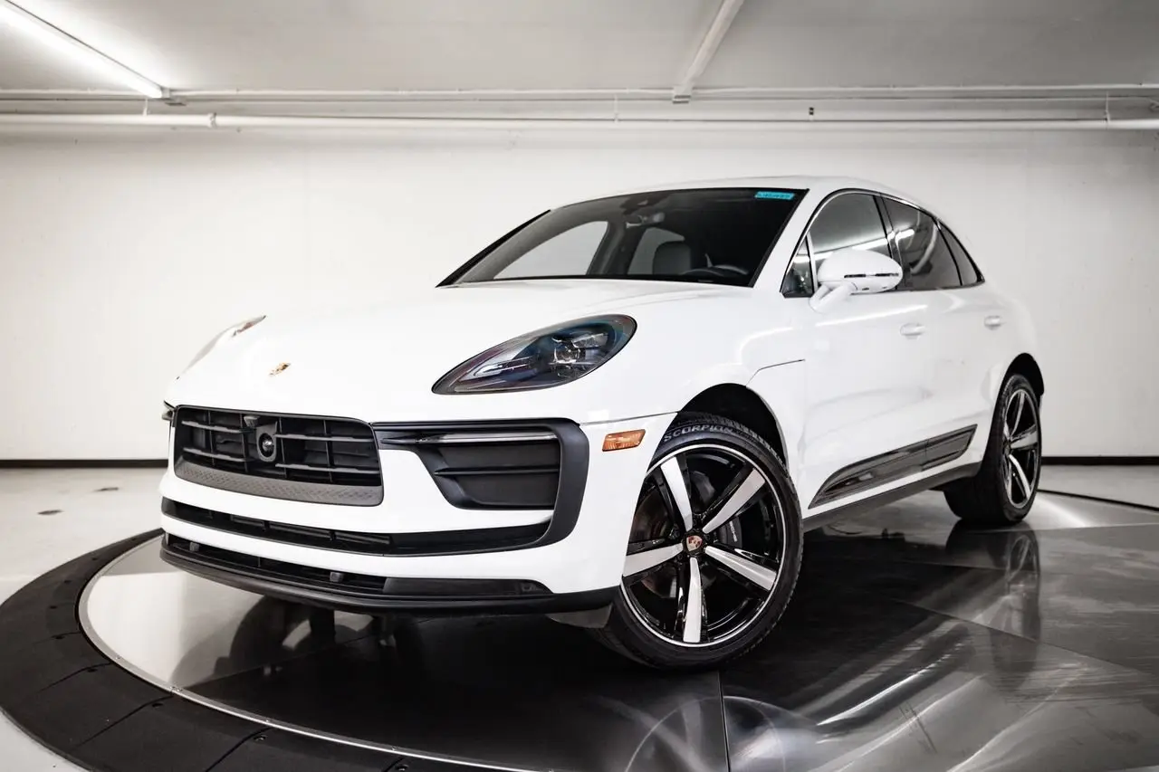 2026 Porsche Macan - Image 1