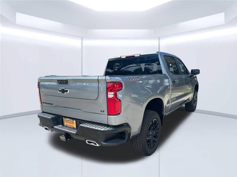2026 Chevrolet Silverado 1500 - Image 3