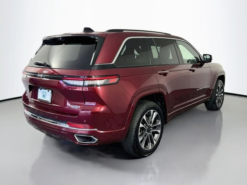 2023 Jeep Grand Cherokee - Image 3