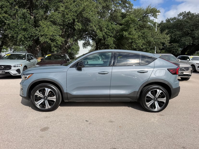 2023 Volvo c40 - Image 2