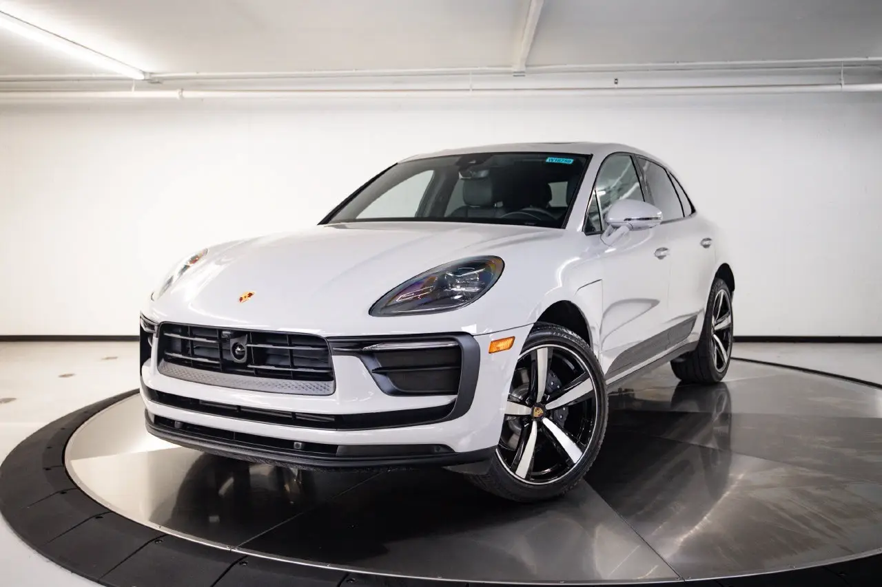 2026 Porsche Macan - Image 1