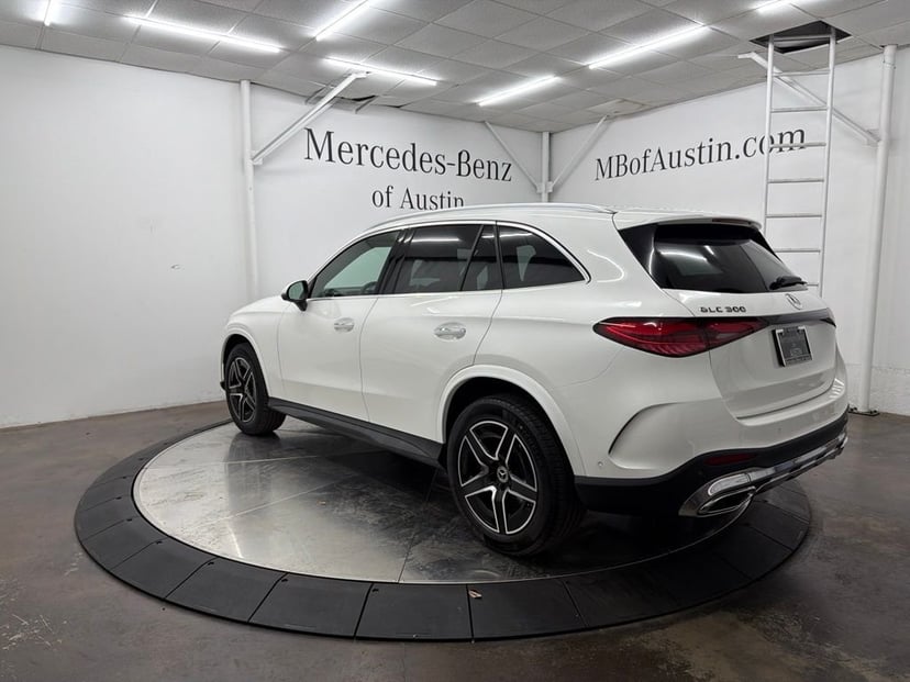 2026 Mercedes-Benz GLC - Image 2