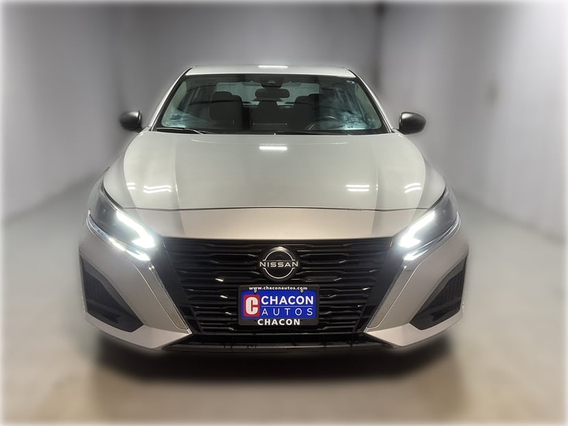 2024 Nissan Altima - Image 3