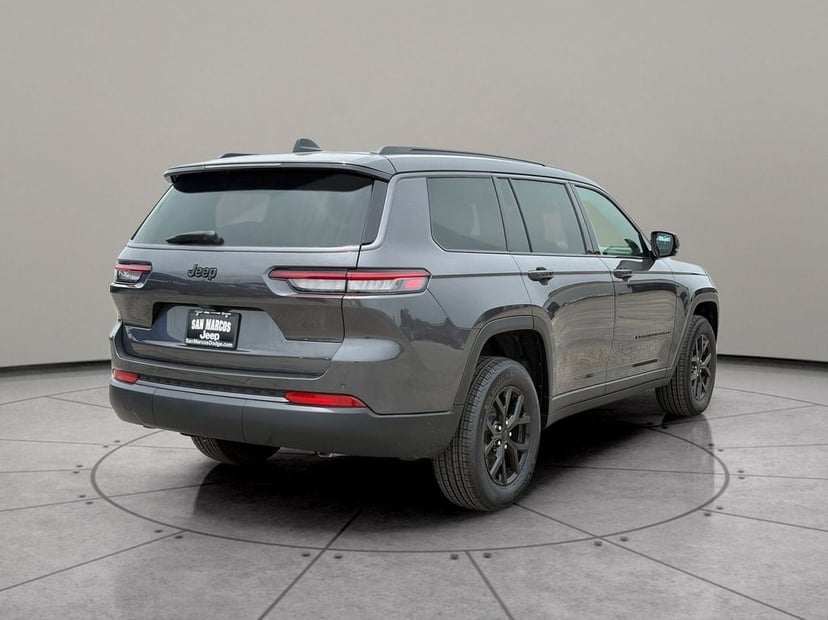 2026 Jeep Grand Cherokee L - Image 3