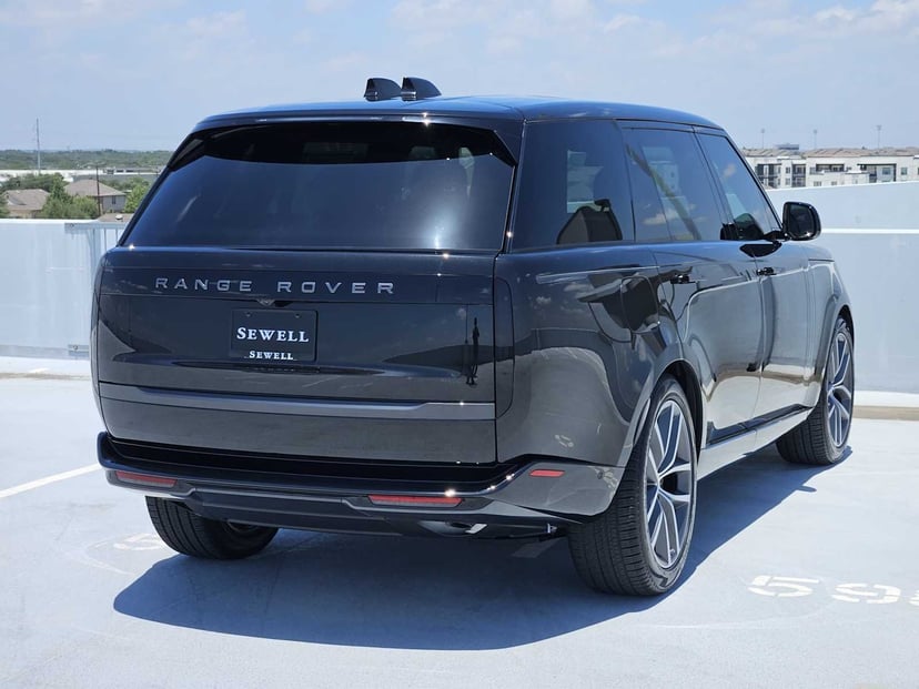 2026 Land Rover Range Rover - Image 2