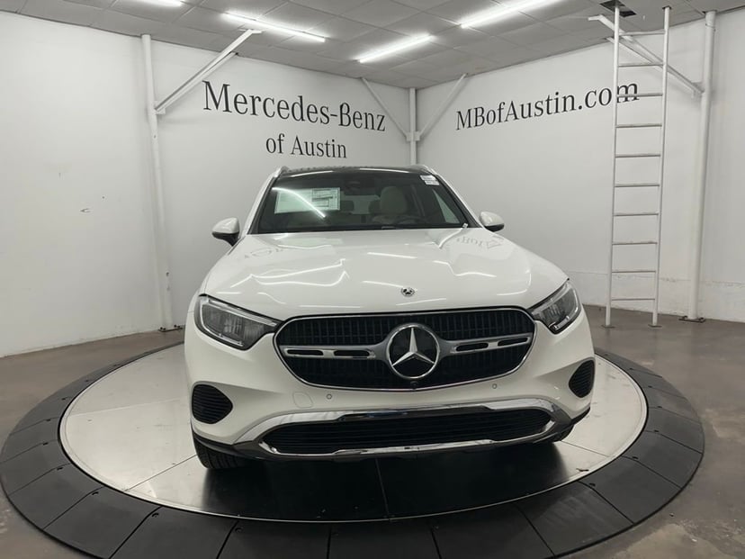 2027 Mercedes-Benz GLC - Image 3