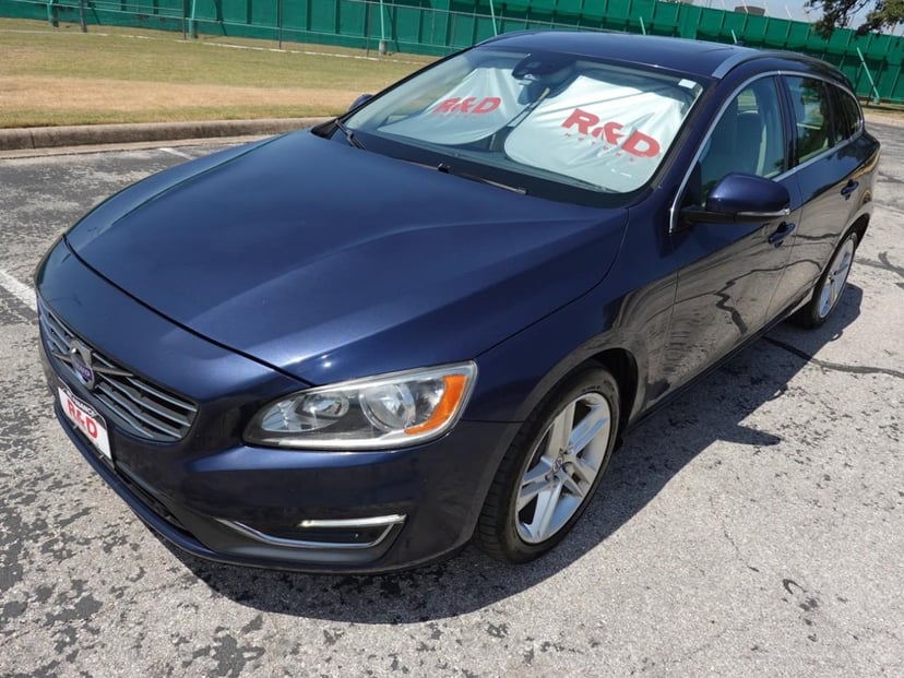 2015 Volvo v60 - Image 3