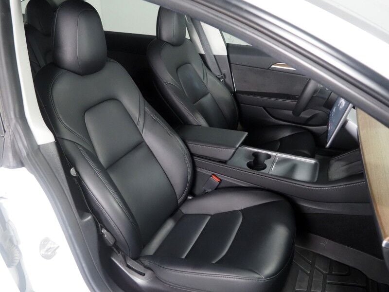 2023 Tesla Model 3 Performance AWD - Image 3