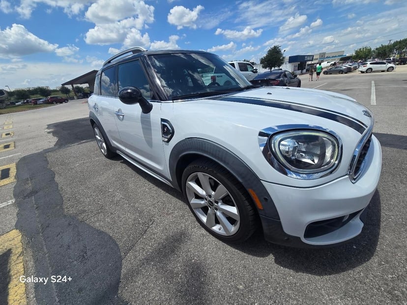 2017 MINI Countryman - Image 1