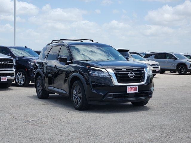 2022 Nissan Pathfinder - Image 2