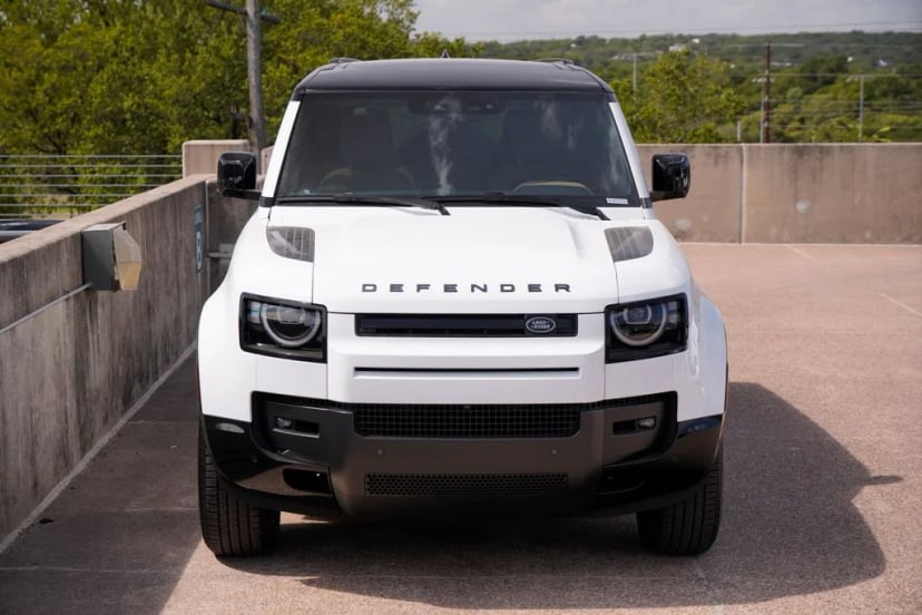 2026 Land Rover Defender - Image 2