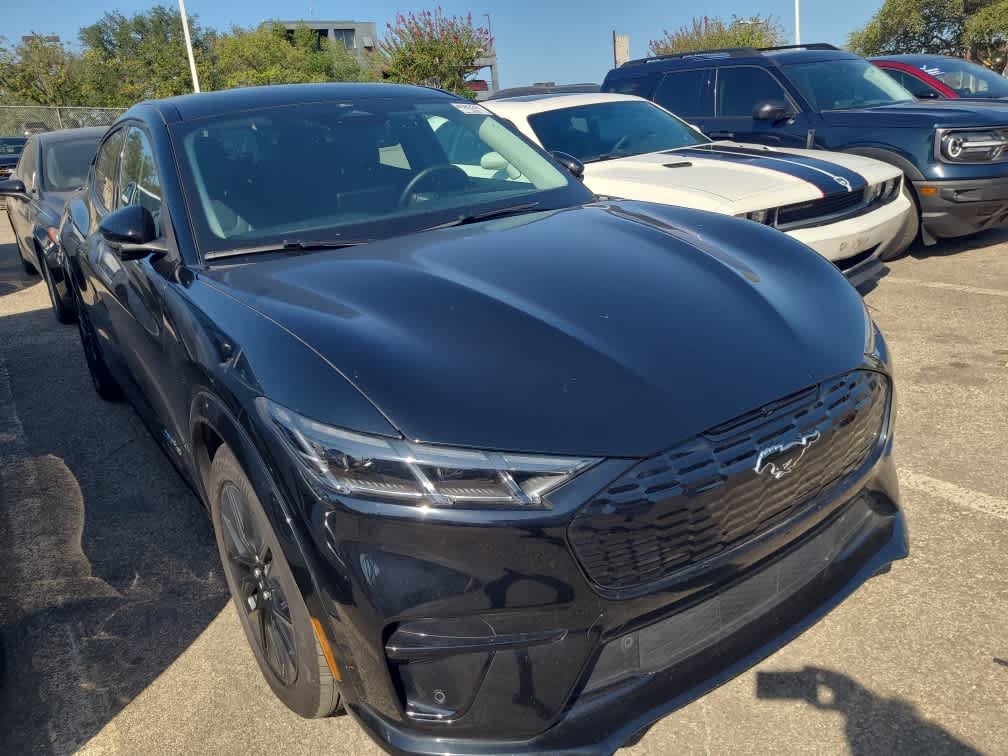 2025 Ford Mustang - Image 3