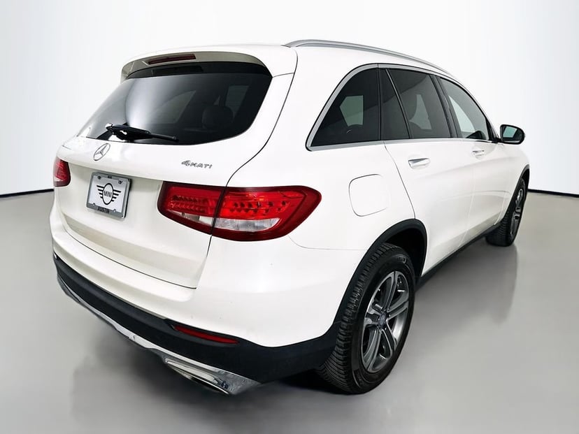 2017 Mercedes-Benz GLC GLC 300 4D Sport Utility White - Image 1