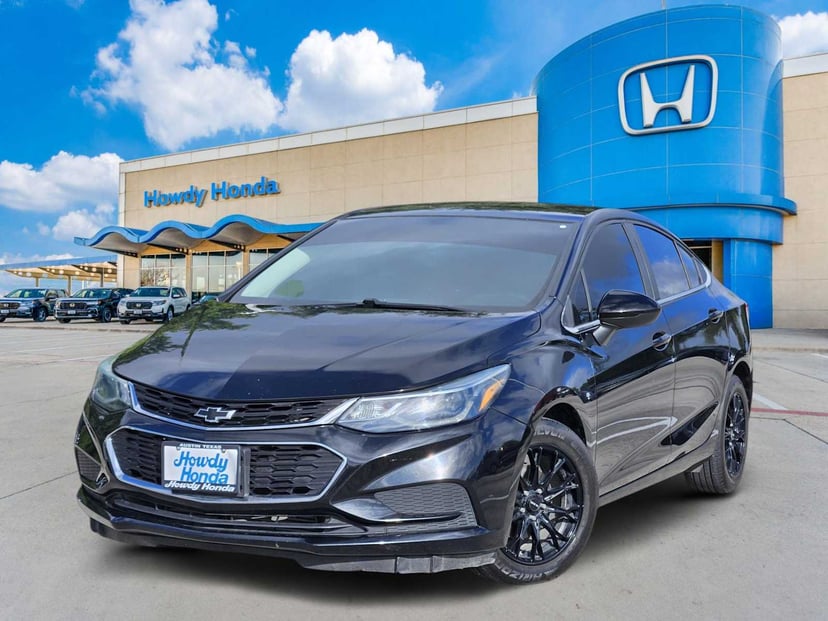 2018 Chevrolet Cruze - Image 1