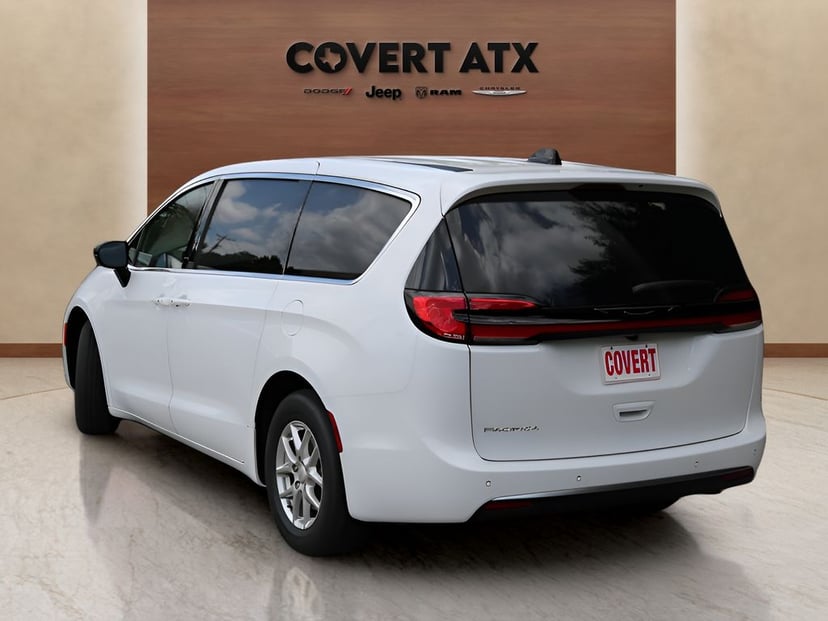 2027 Chrysler Pacifica - Image 2