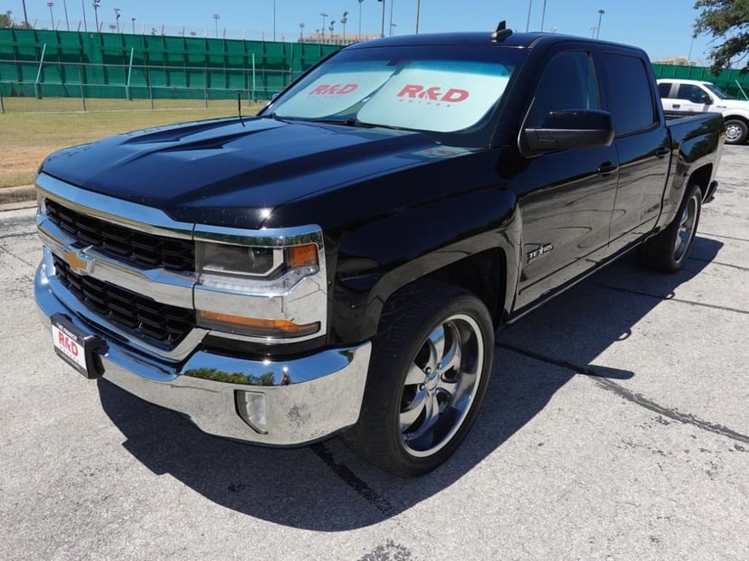 2017 Chevrolet Silverado 1500 - Image 3