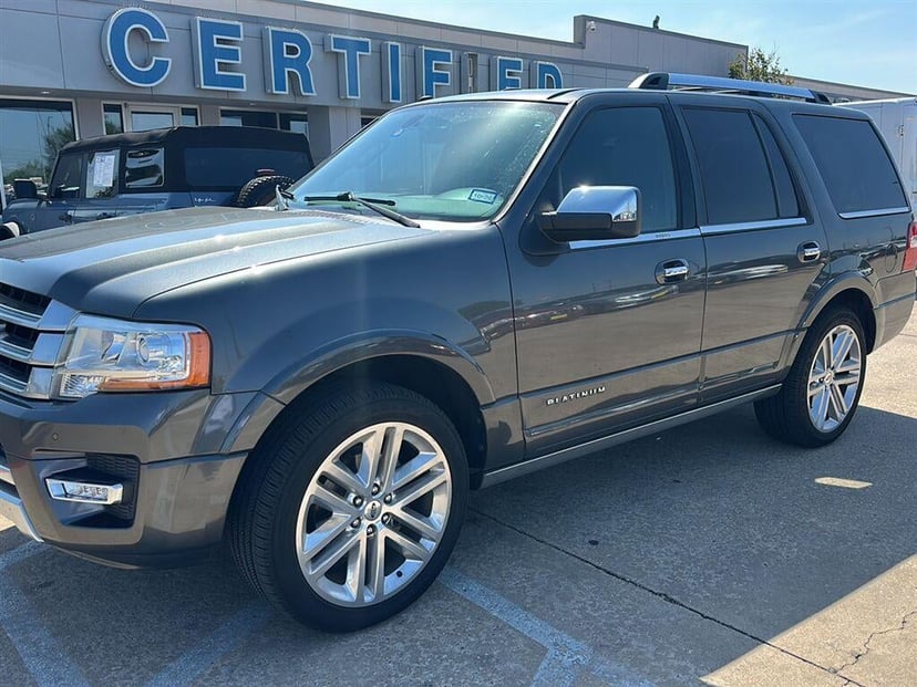 2017 Ford Expedition - Image 2
