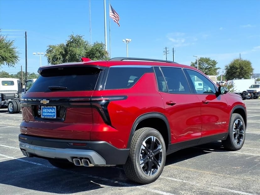 2027 Chevrolet Traverse - Image 3