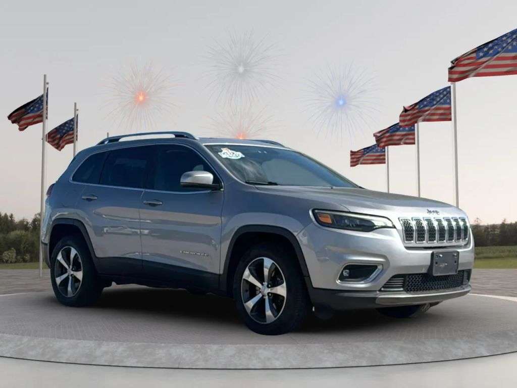 2019 Jeep Cherokee - Image 2