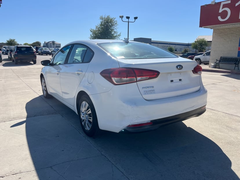 2018 Hyundai Forte - Image 2