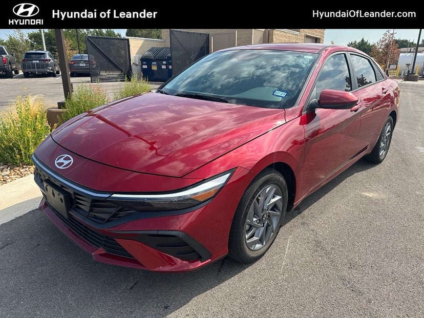 2024 Hyundai Elantra - Image 2