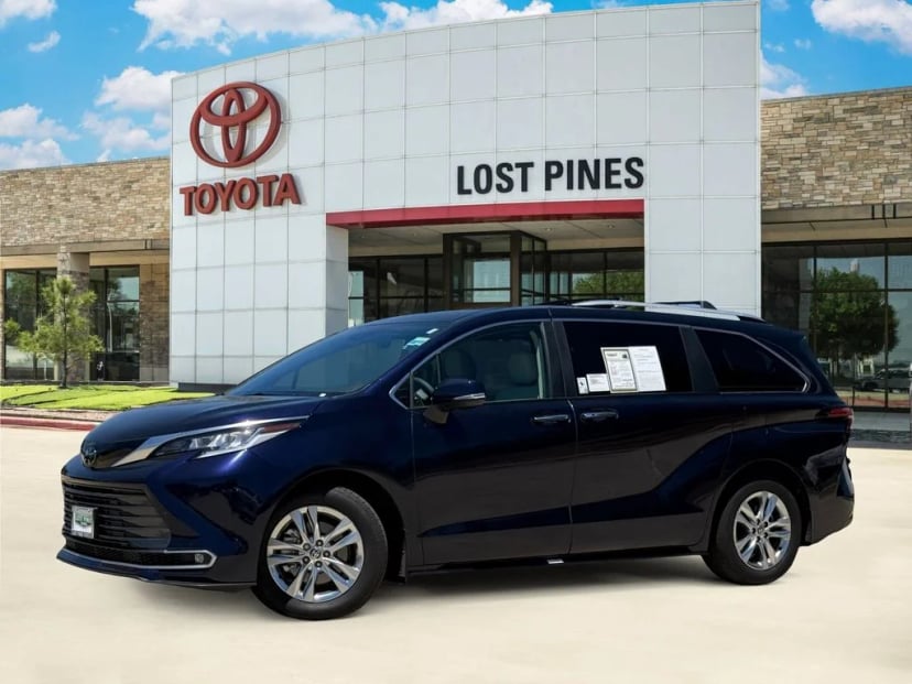 2026 Toyota Sienna - Image 2