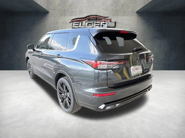 2026 Mitsubishi Outlander - Image 2
