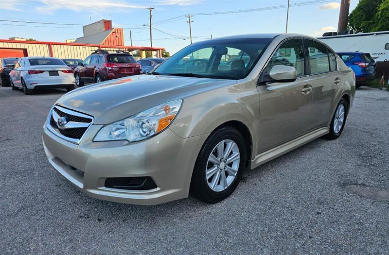 2010 Subaru Legacy - Image 2