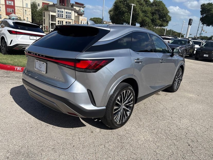 2024 Lexus RX - Image 3
