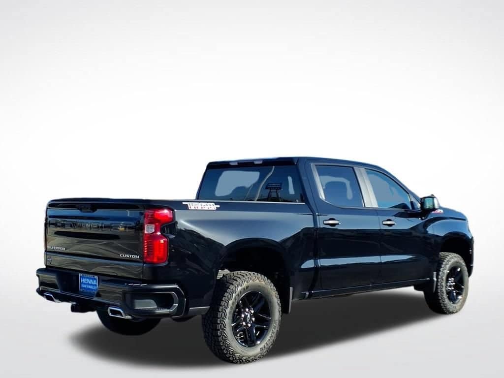 2026 Chevrolet Silverado 1500 - Image 3