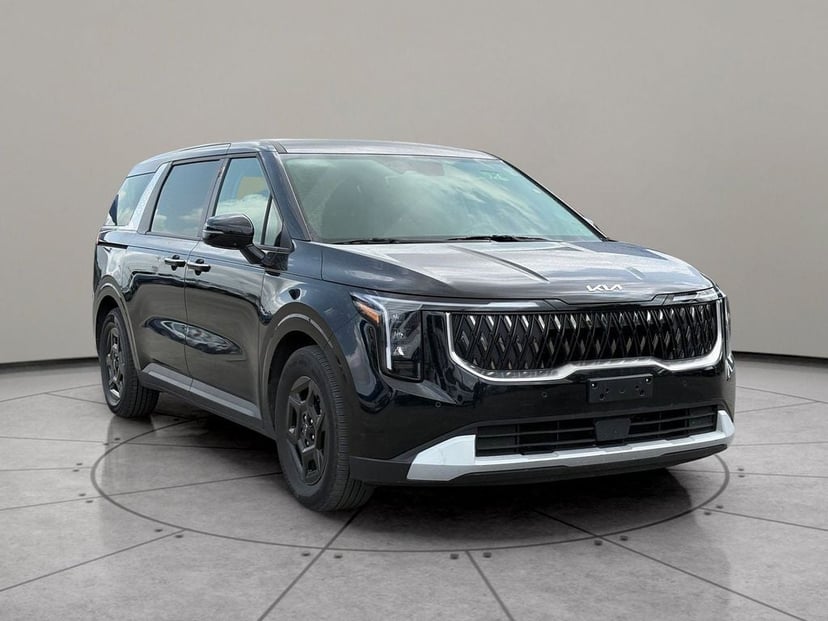 2025 Kia Carnival - Image 1