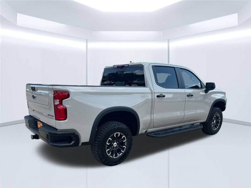 2026 Chevrolet Silverado 1500 - Image 3