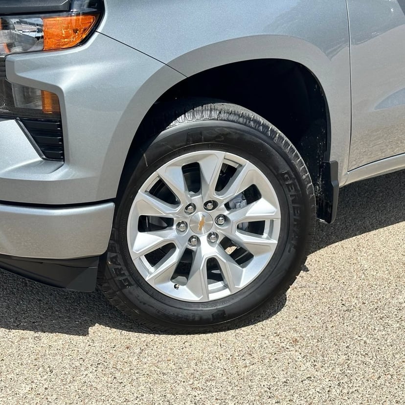 2026 Chevrolet Silverado 1500 - Image 3