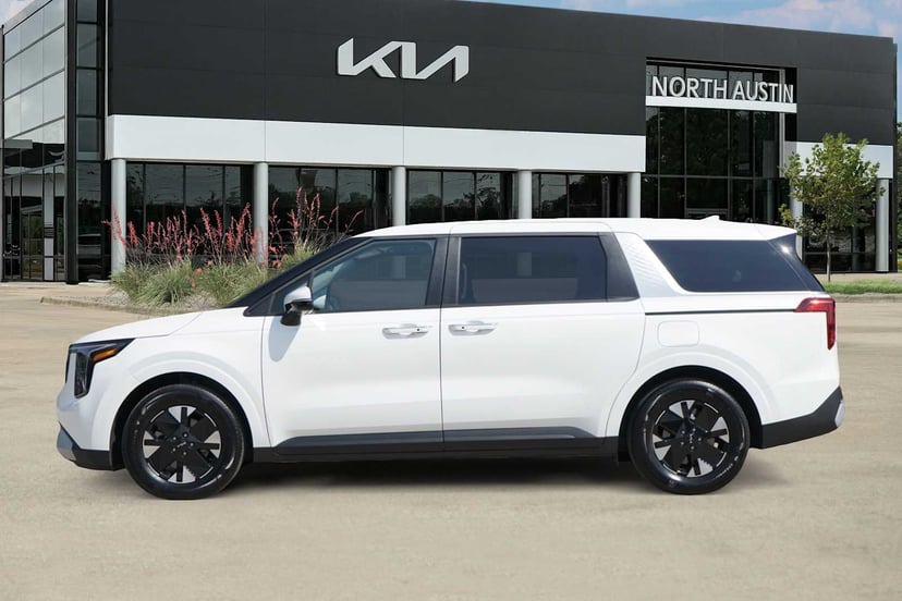 2026 Kia Carnival - Image 1
