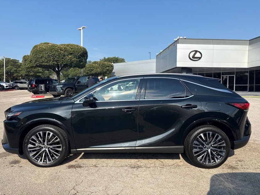 2026 Lexus RX - Image 2