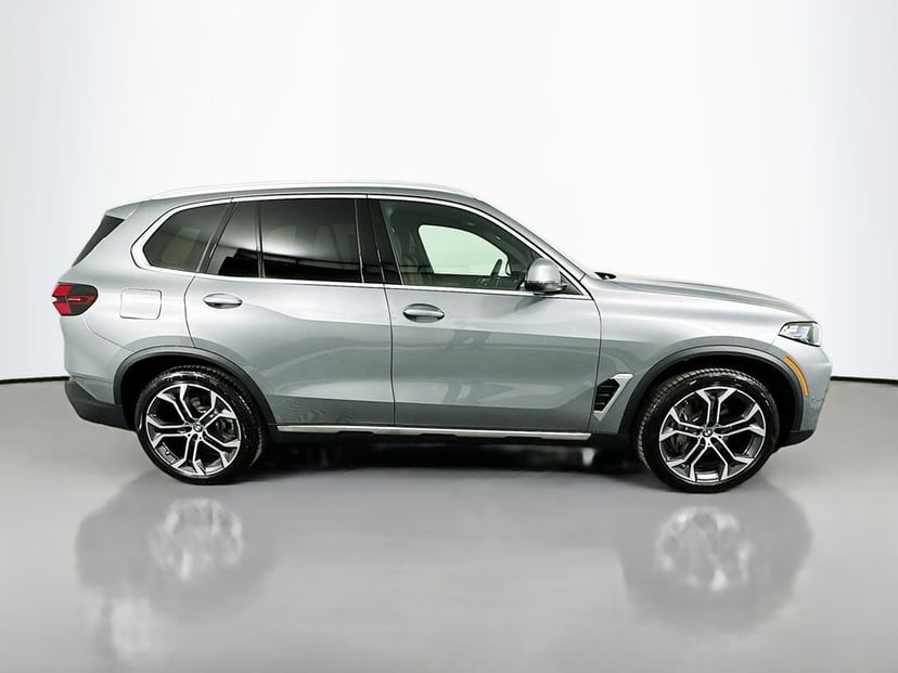 2026 BMW X5 - Image 2