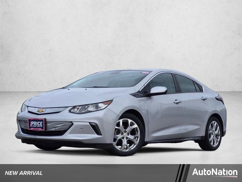 2016 Chevrolet Volt - Image 2