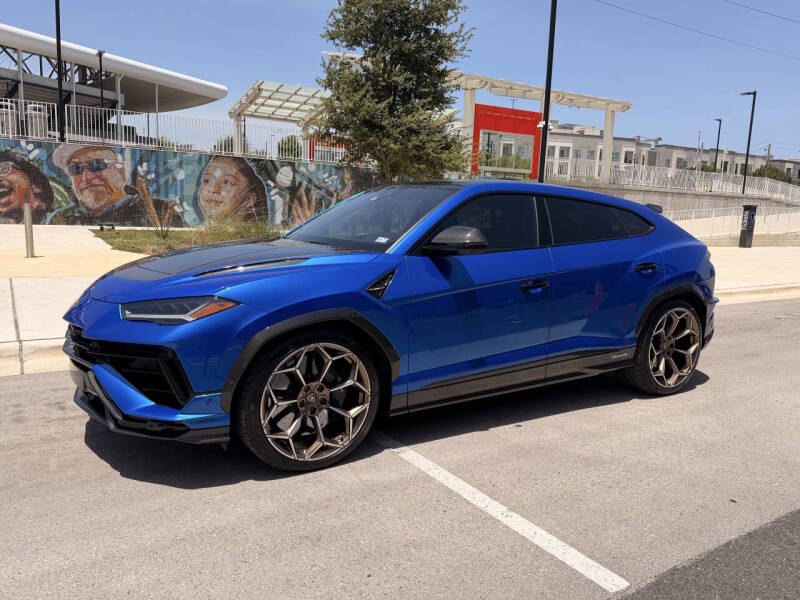 2024 Lamborghini Urus - Image 1