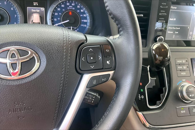 2018 Toyota Sienna - Image 1