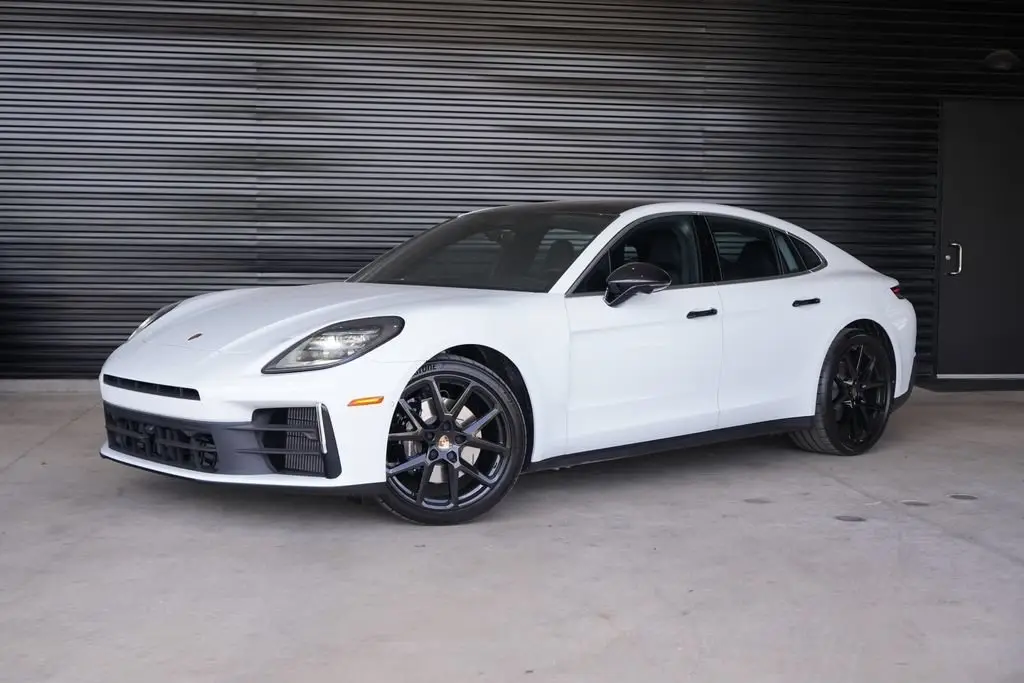 2026 Porsche Panamera - Image 1