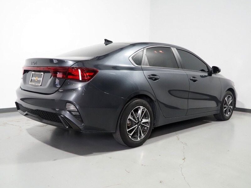 2023 Kia Forte - Image 3